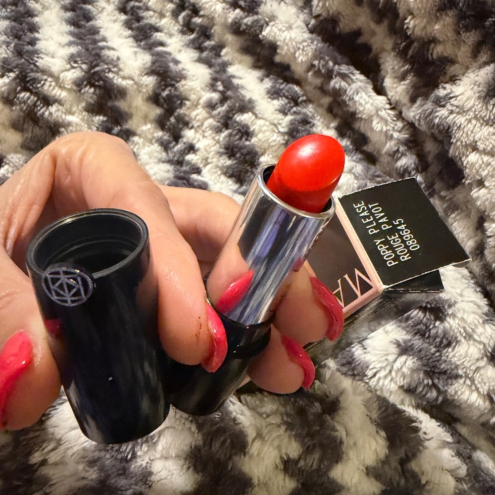 Mary Kay Gel Semi-Matte Lipstick - Bold Red